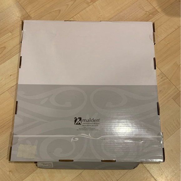 Mr. & Mrs. Photo Frame - Picture 2 of 2